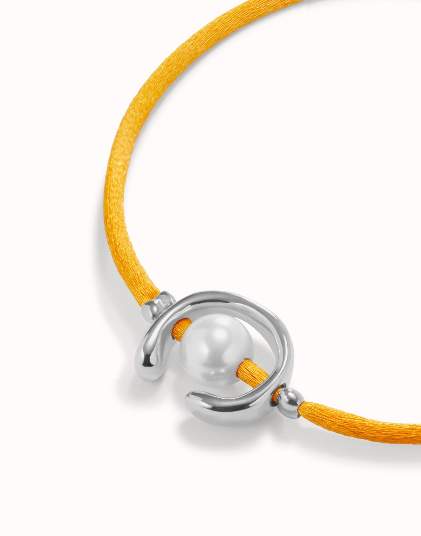 Pulsera hilo con perla silver