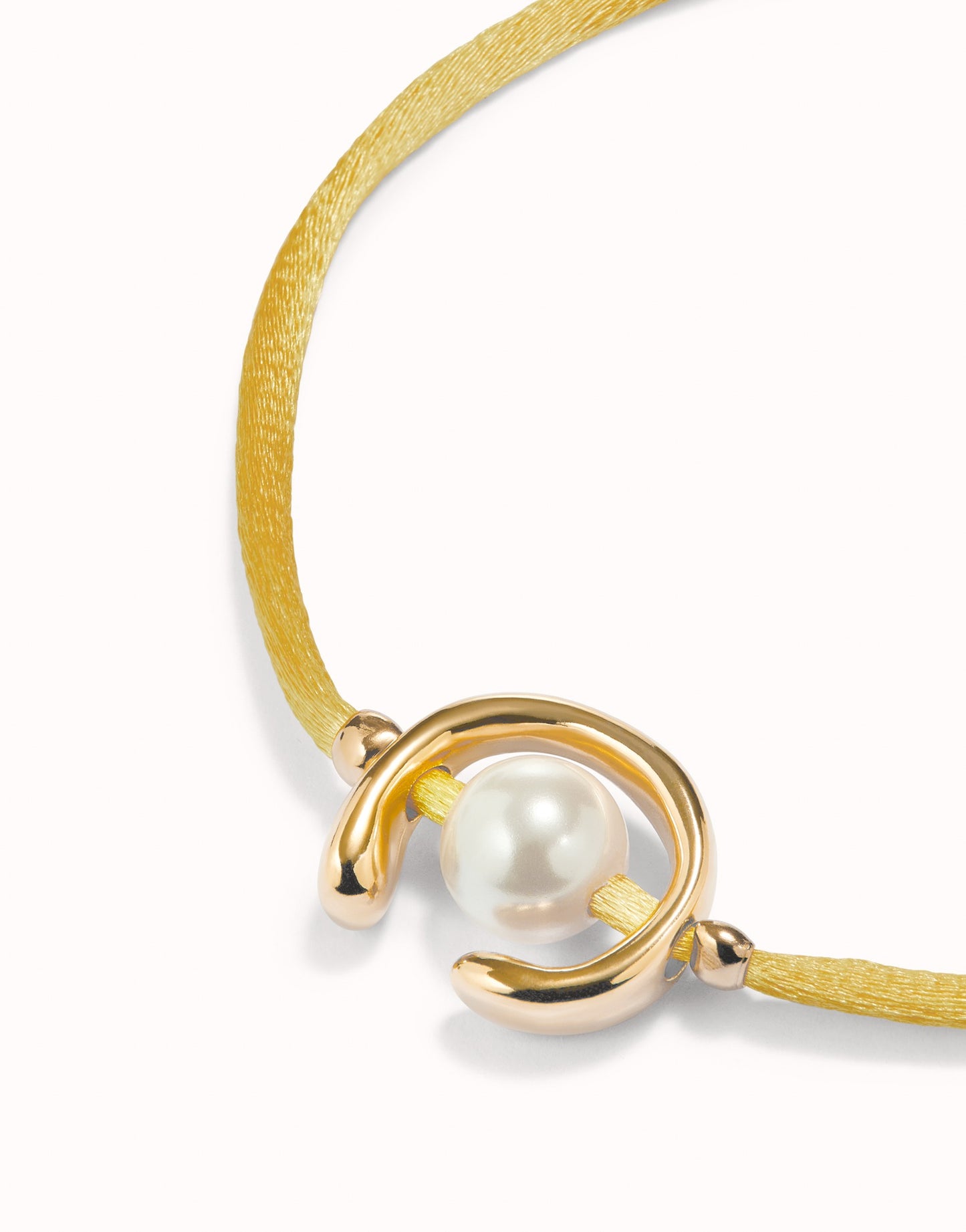 Pulsera hilo con perla gold