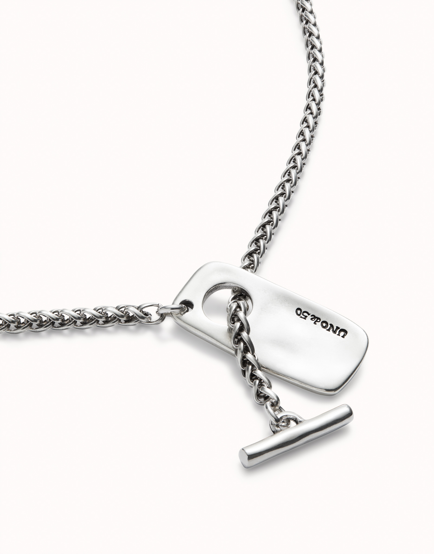 Adjustable sterling silver chain with central figure COL1943