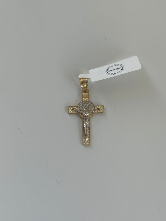 Fabriola’s 14k CRUCIFIX