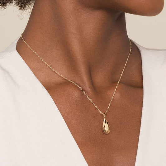 Gabriel & co Bujukan Clover - 14K Yellow Plain Gold Bujukan and Teardrop Texture Pendant Necklace NK7988Y4JJJ